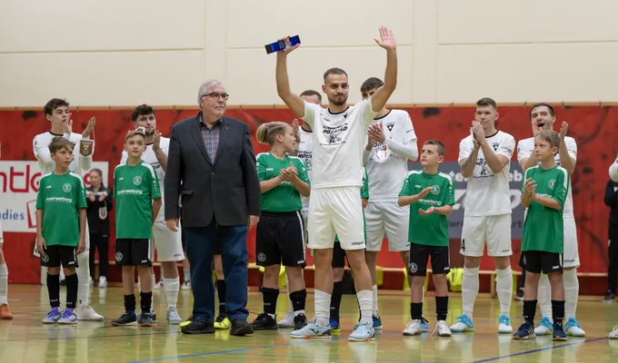 100 Tore für die Ewigkeit