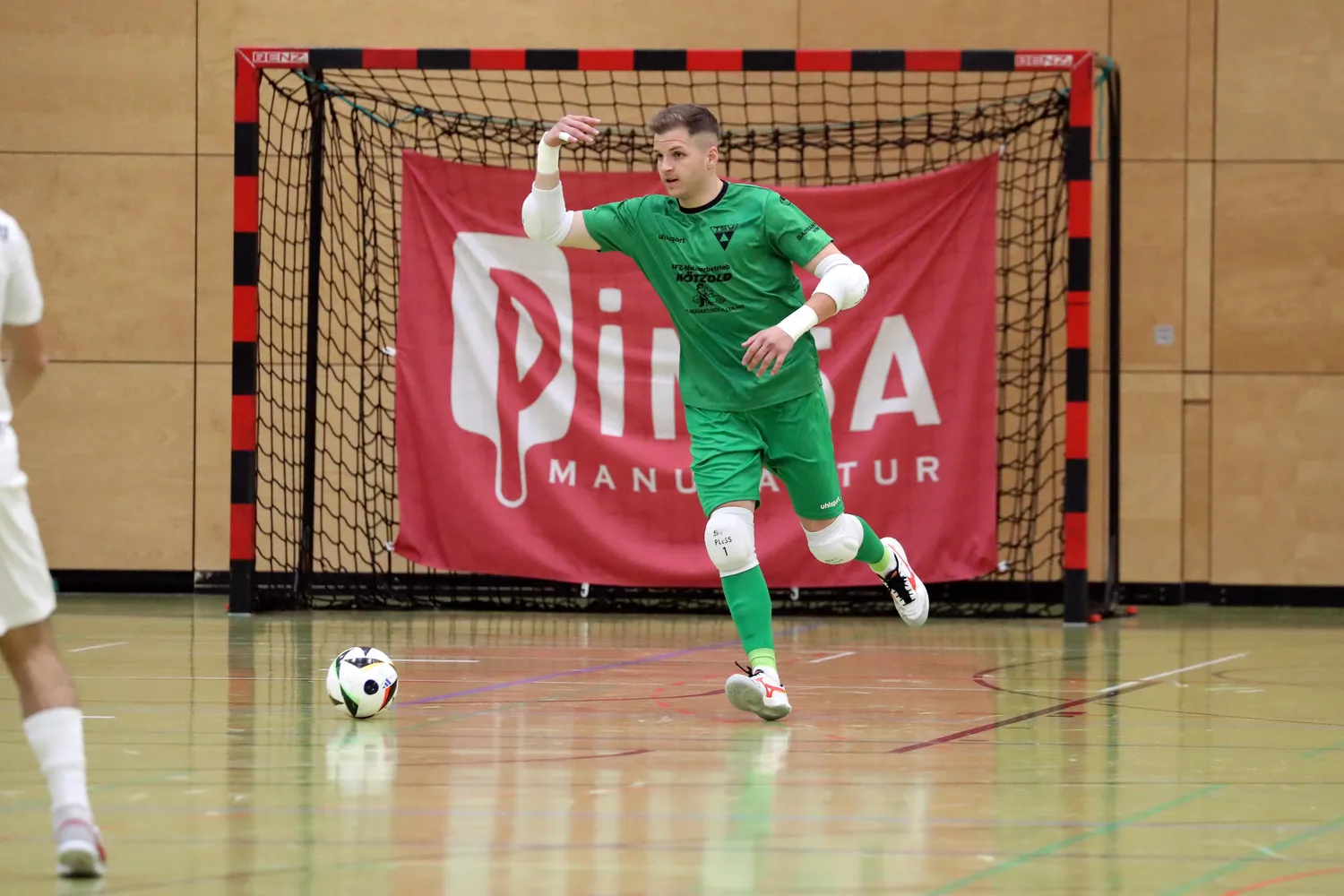 Kapitän Philipp Pless bleibt