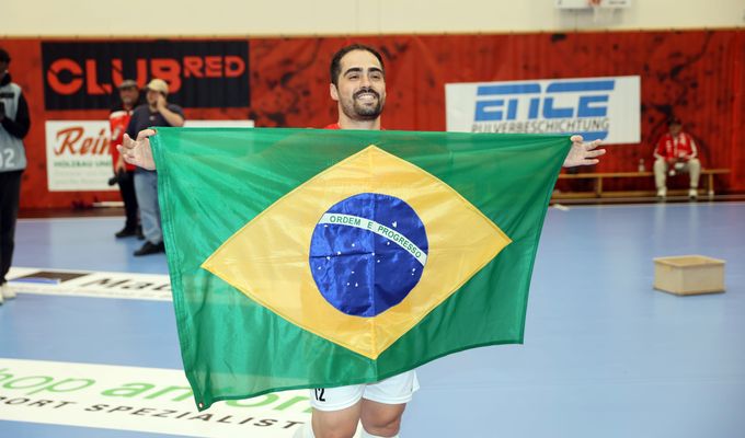 Verlängerung mit Kennedy Alves Ribeiro